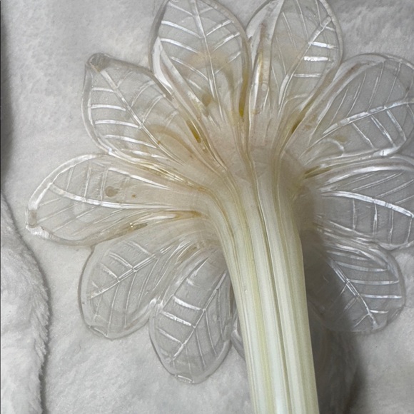 A vintage hand-blown Murano glass flower with a long stem. - Picture 4 of 9
